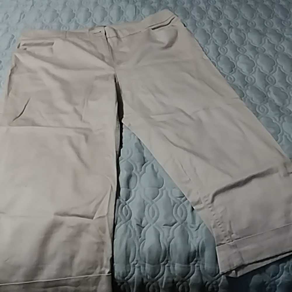 Chicos size 1.5 Cropped Tan Pants